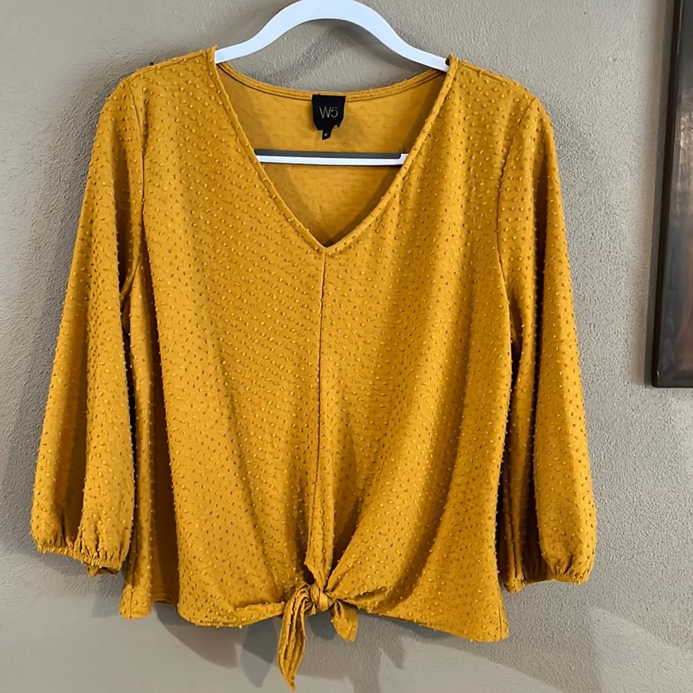 W5  front tie top